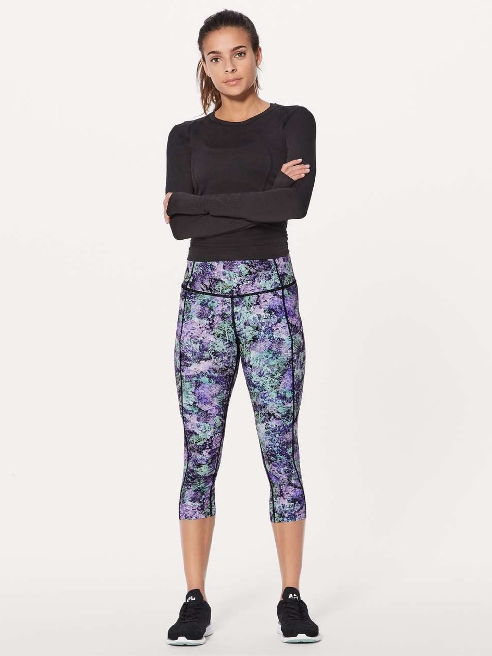 Lululemon Fast & Free Crop II Nulux 19"
Vivid Vision Multi Black